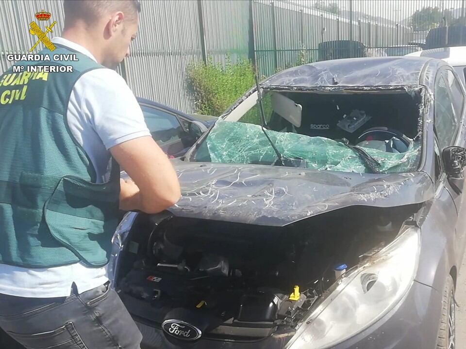 Coche siniestrado en La Romana