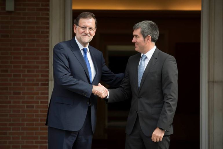 Mariano Rajoy, en una reunión con Fernando Clavijo en la Moncloa.