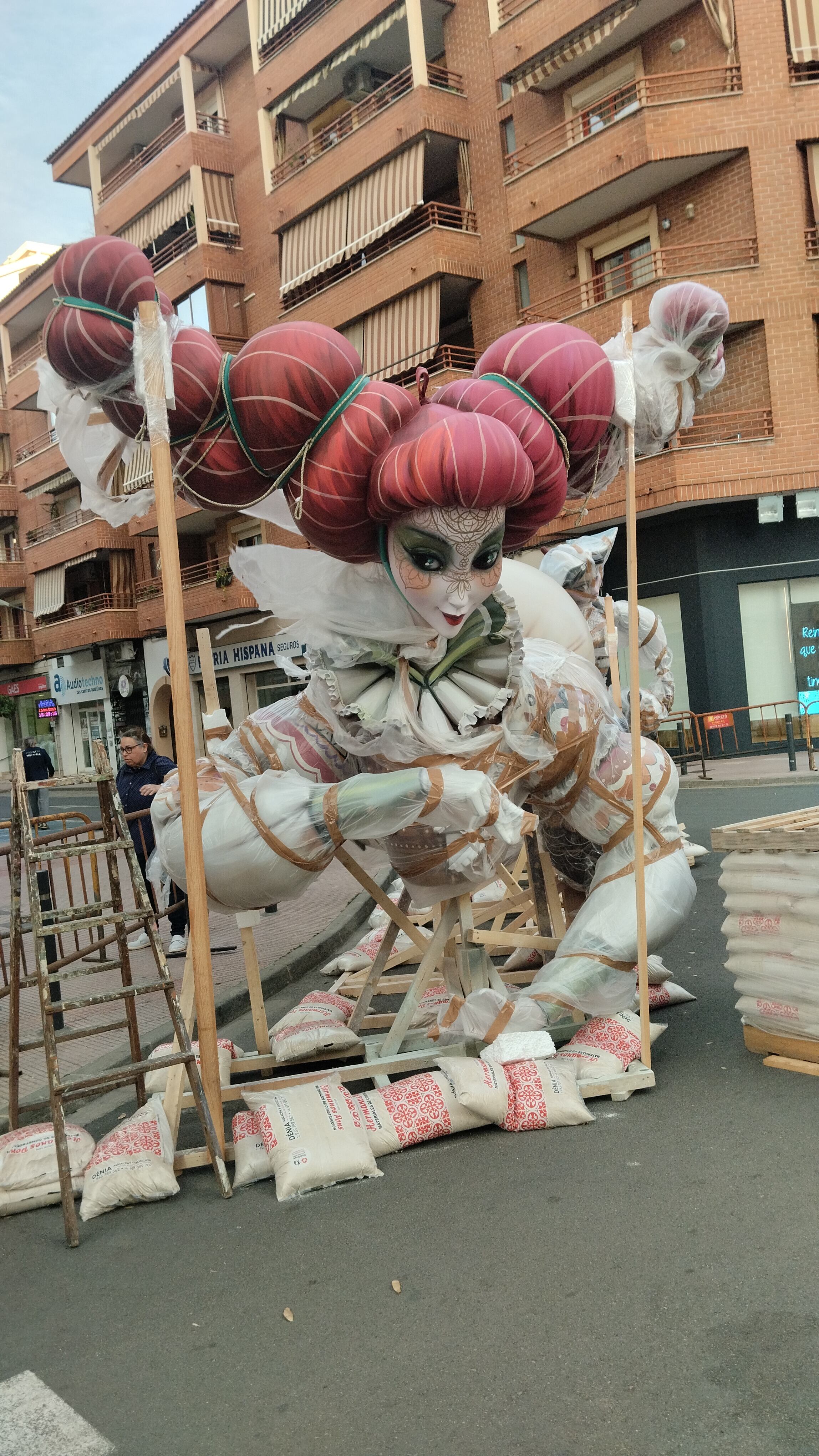 Los primeros ninots de la falla París Pedrera.