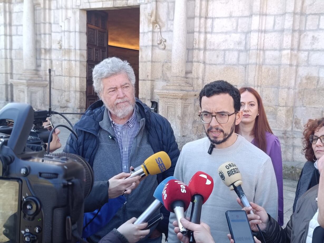 Coordinador Alianza Verde, Juantxo López de Uralde y candidato a la presidencia de la Junta, Miguel Ángel Llamas