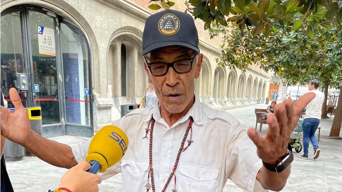 Quién es Pasang Temba, el sherpa nepalí que hará el saque de honor en el Athletic-Espanyol: "Los vascos son mi familia"