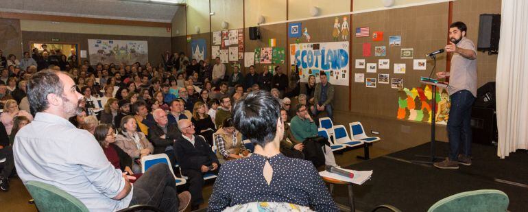 Reunión del Gobierno local con vecinos de la Ciudad Vieja