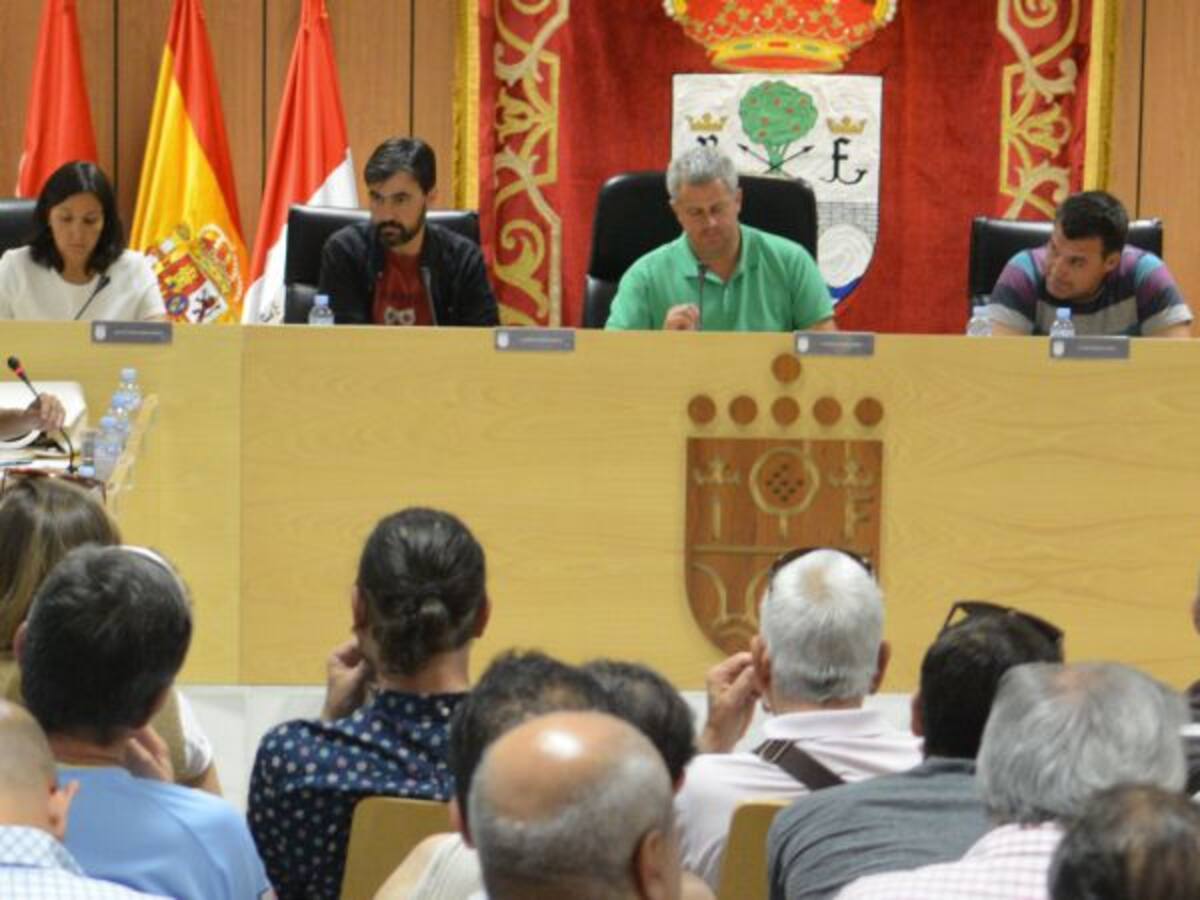 El tripartito explica a los vecinos los presupuestos antes de su aprobación