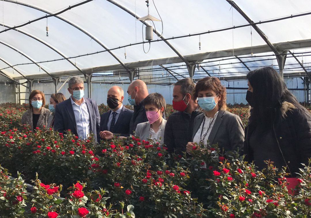 Visita del delegado de Zona Franca de Vigo y los alcaldes de A Guarda, O Rosal y Tomiño a Flores Toxal.