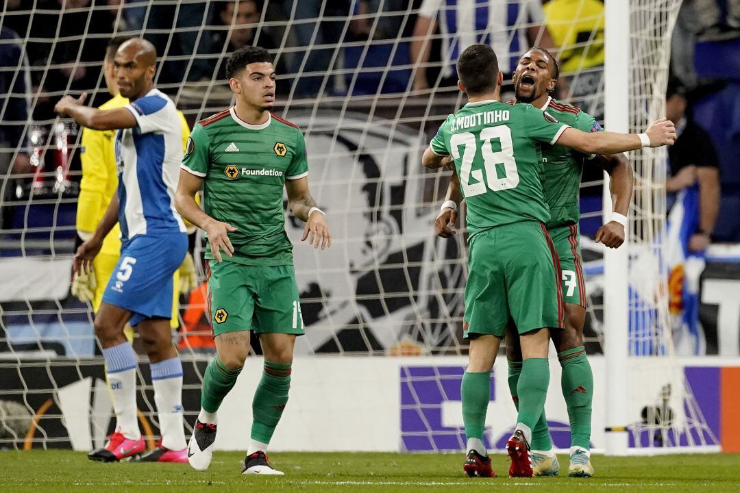 Adama Traoré celebra el gol