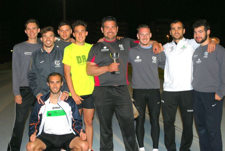 Atletas del Camisetas Económicas Elda en Elche