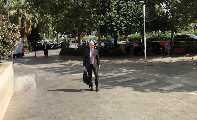 Ricardo Costa a su llegada a la Ciudad de la Justicia