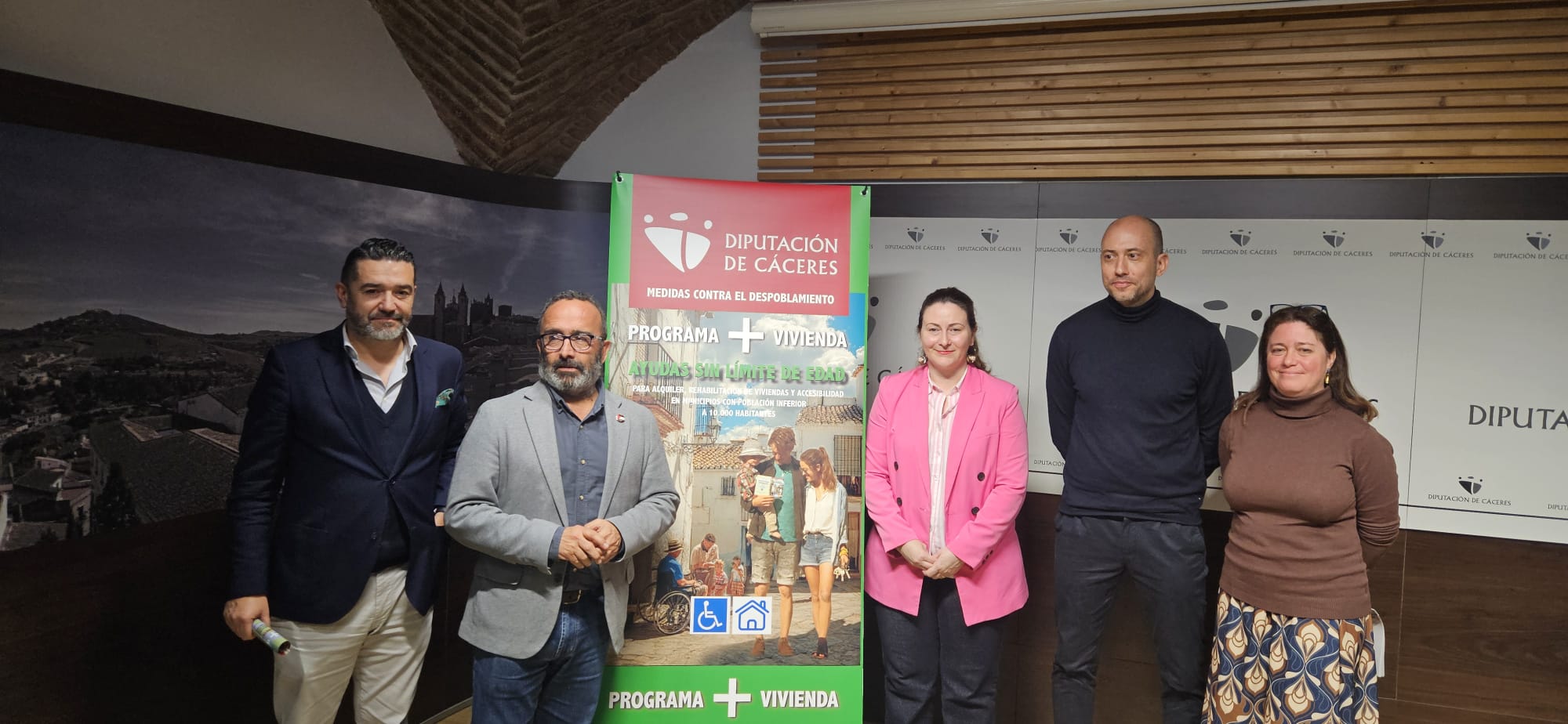Presentación del programa '+ Vivienda' de la Diputación Provincial de Cáceres