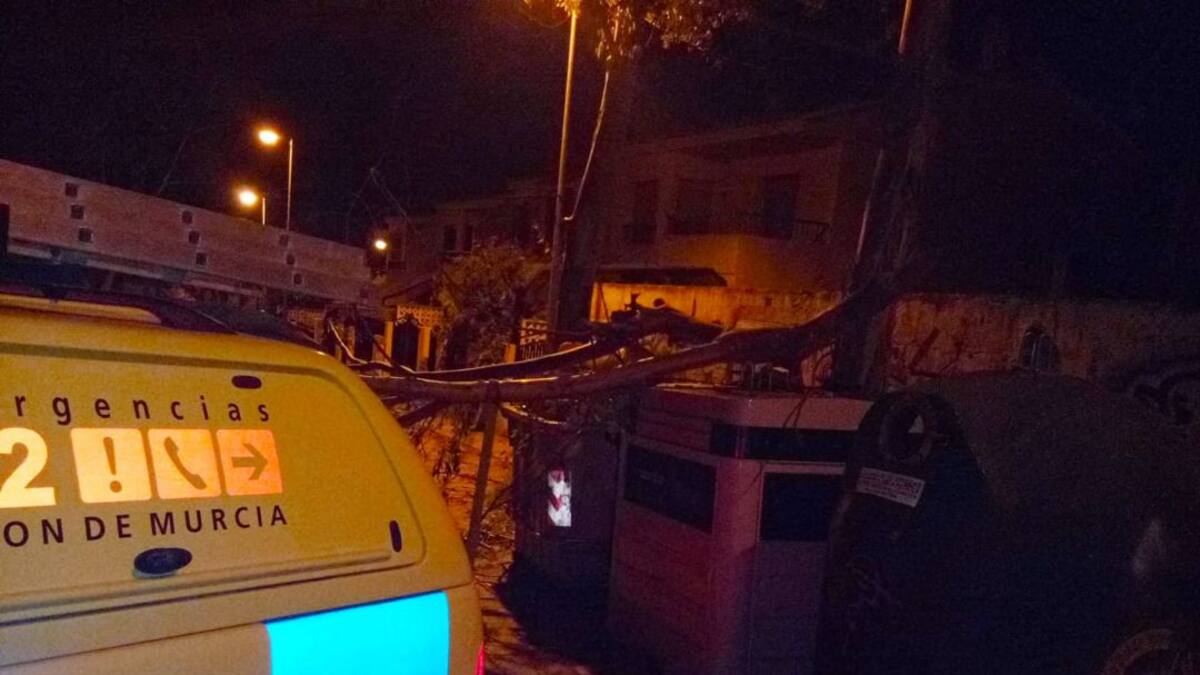 Noche de incidencias y cortes de luz en Lorca por el viento