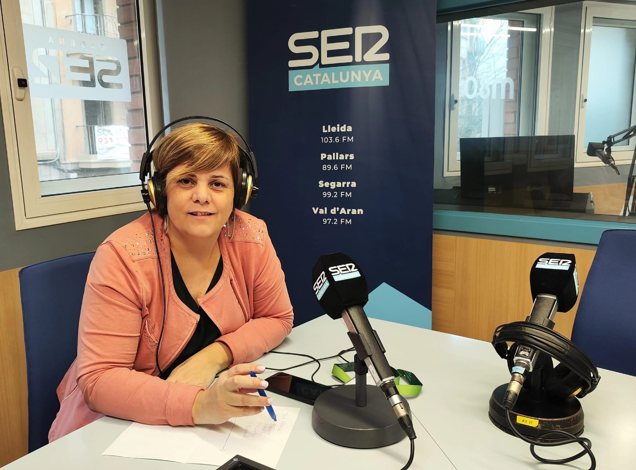 Concep Cañadell, alcaldessa de Térmens, durant l'entrevista a Ràdio Lleida.