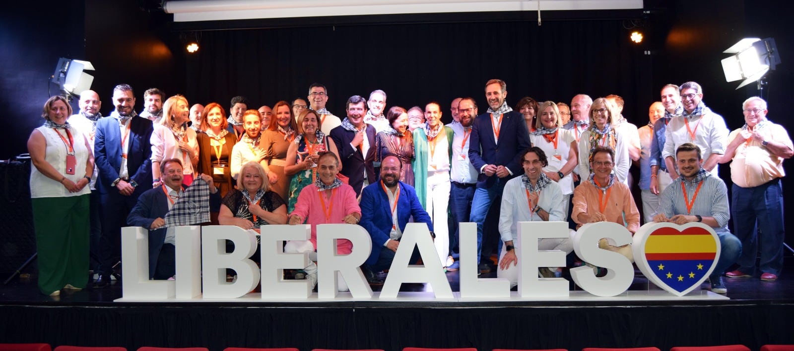 Foto oficial del encuentro de alcaldes y vicealcaldes de Ciudadanos en Paracuellos de Jarama