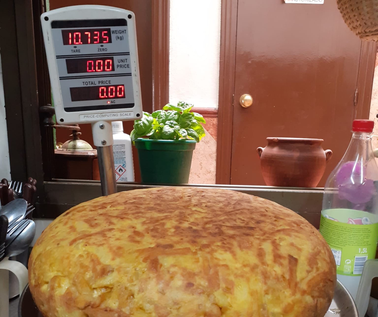 La tortilla que ha cocinado este martes pesa casi 11 kilos