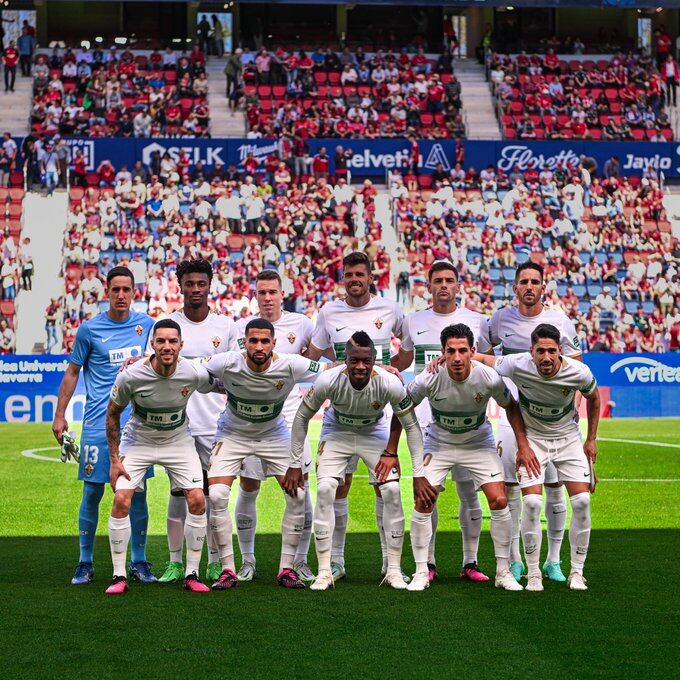 Formación titular del Elche la pasada jornada en El Sadar ante Osasuna