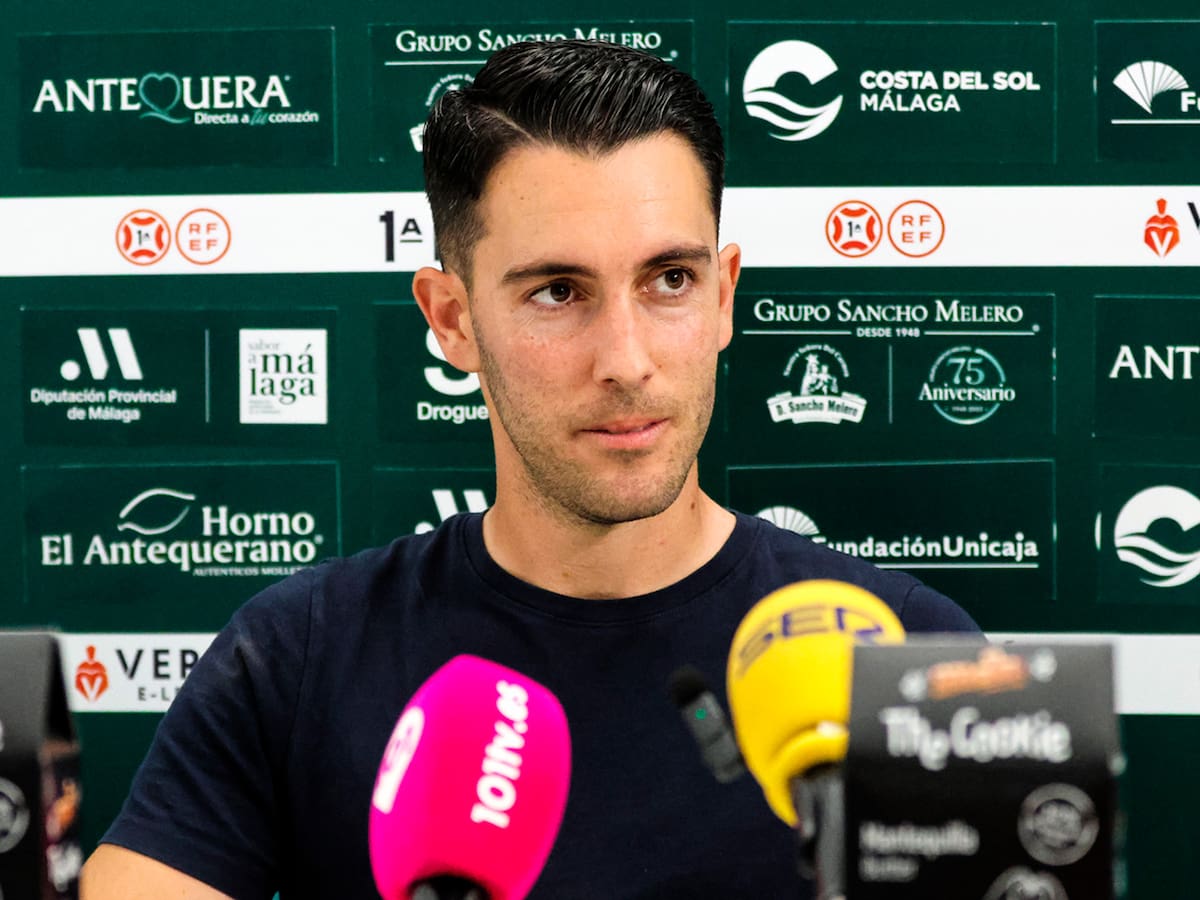 Rueda de prensa de Javi Medina, tras el Antequera CF - Betis Deportivo
