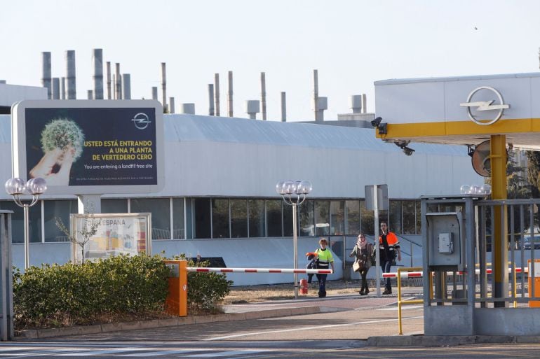 Entrada de la factoría de Opel en Figueruelas