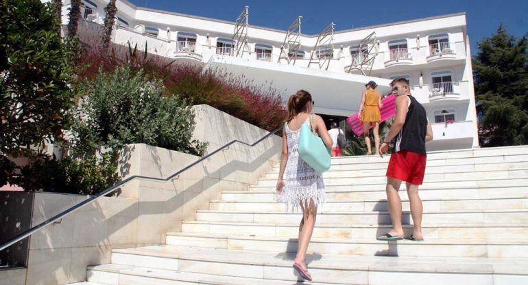 Turistes allotjats en un dels hotels que feia frau.
