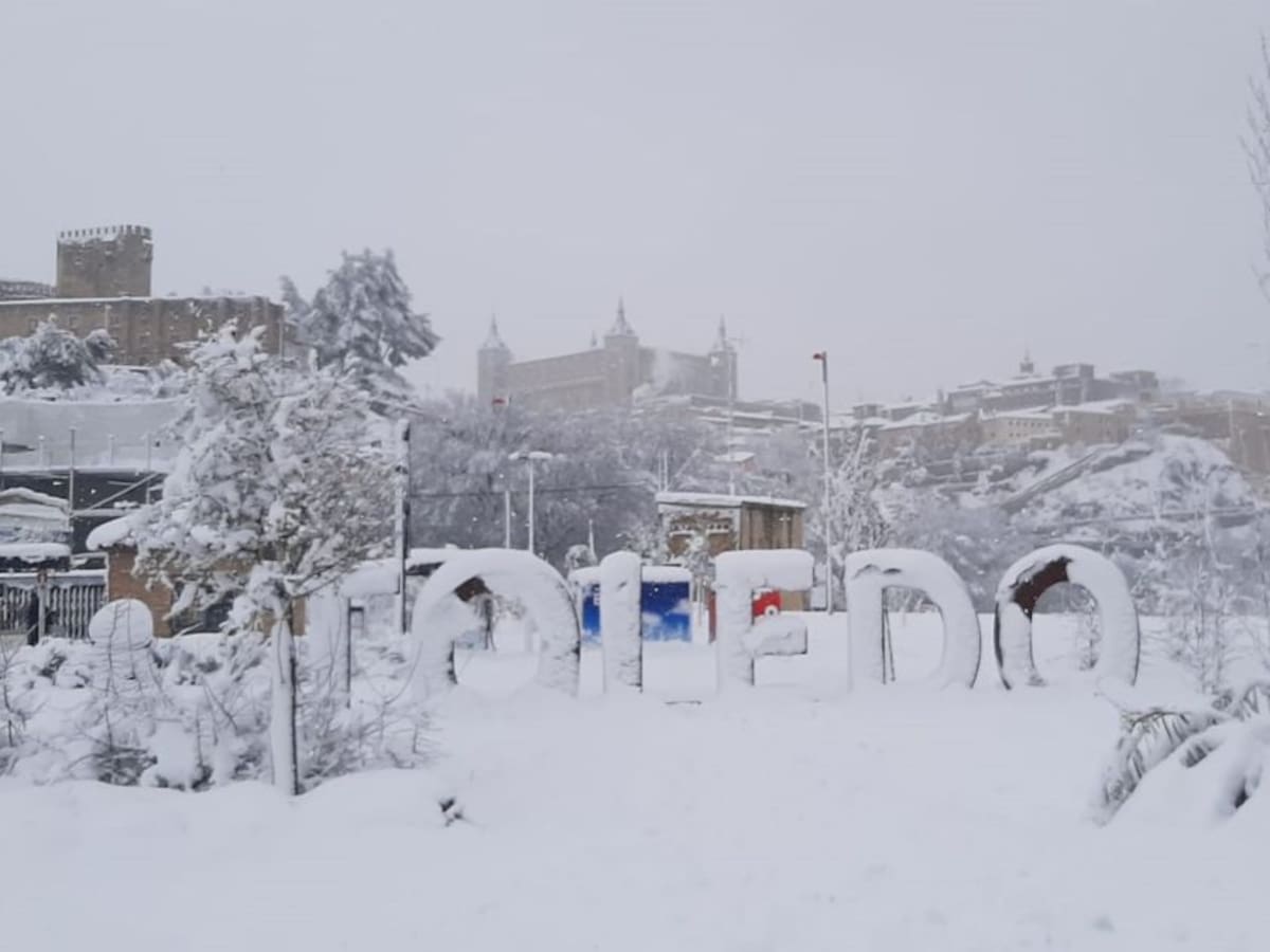 La radio, testigo de una jornada histórica por la nieve en Castilla-La Mancha