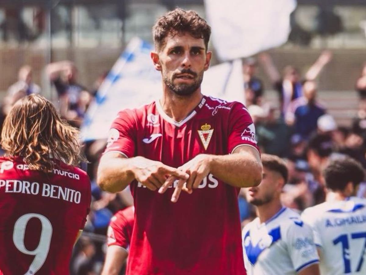 Manu García, Óscar Gil y Ortuño acercan al Real Murcia a la salvación ante el Europa