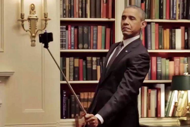 Obama haciéndose un 'selfie'