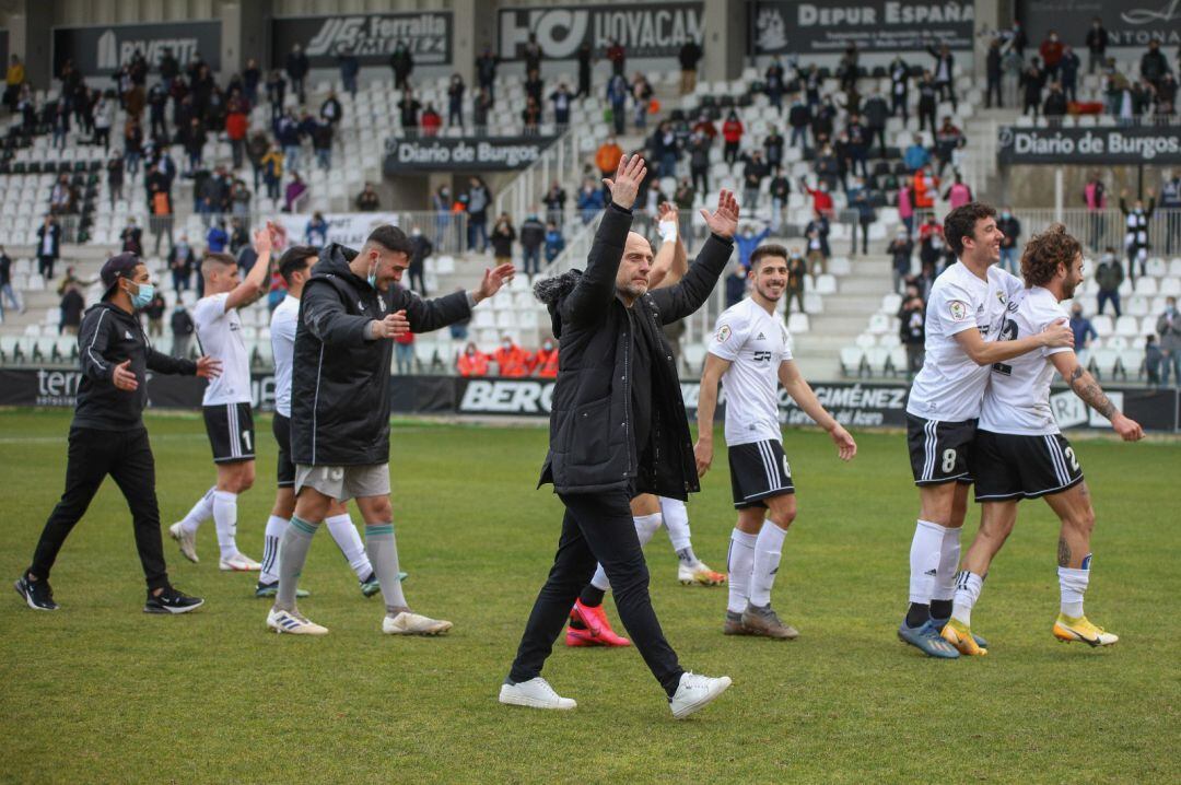 Celebración de la victoria ante la Cultural leonesa