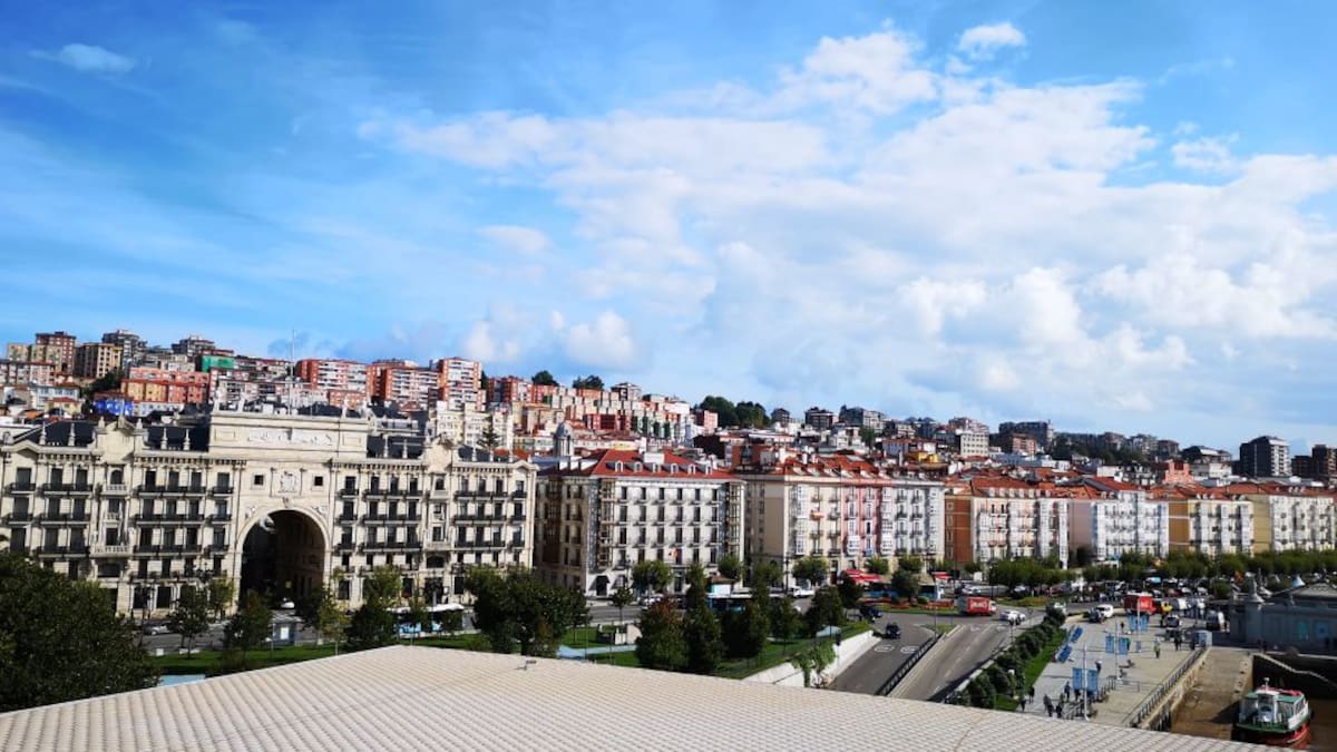 Cantabria supera los 593.000 habitantes gracias a los extranjeros