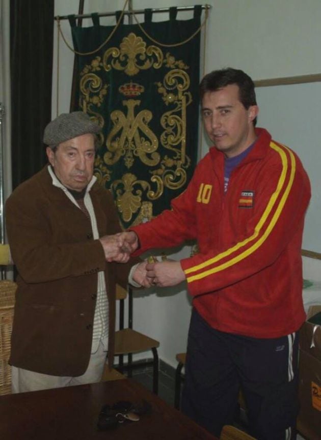 José Luis Sotillo (derecha) junto al pintor Carlos Santiesteban.