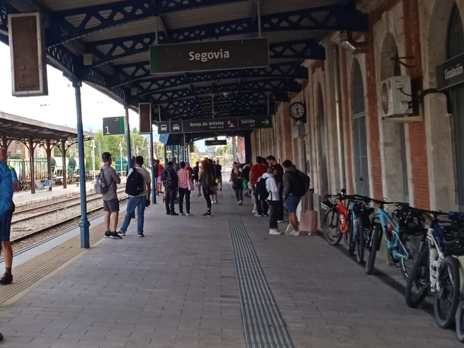 Fallece un hombre tras ser arrollado por el tren Segovia-Cercedilla