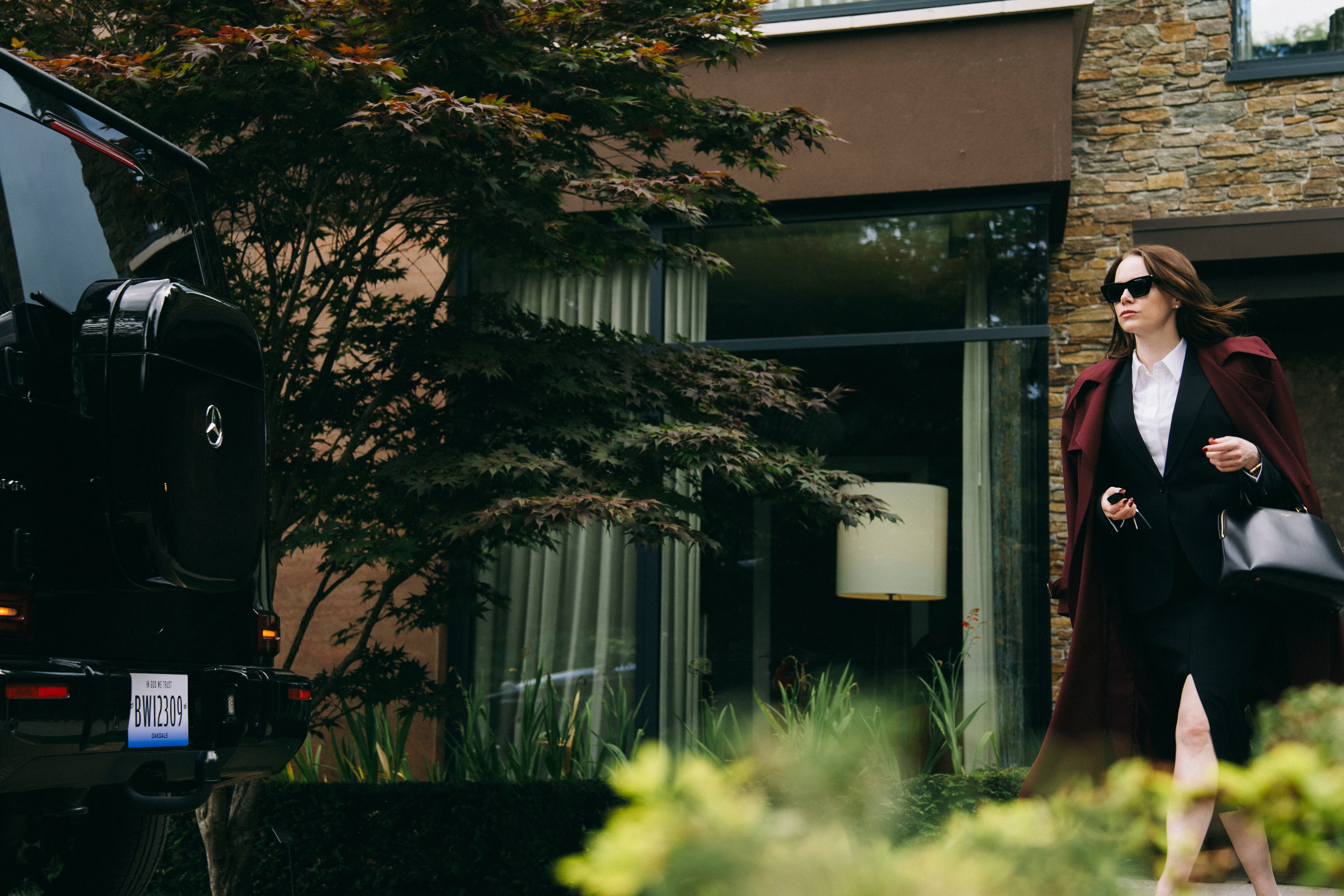 Emma Stone stars as Michelle Fuller in director Yorgos Lanthimos&#039; BUGONIA, a Focus Features release.
Credit: Atsushi Nishijima/Focus Features © 2025 All Rights Reserved.