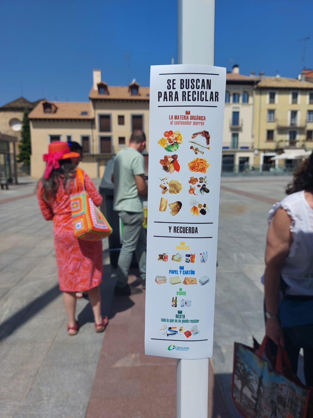 En el nuevo contenedor, de color marrón, se pueden depositar los residuos orgánicos domésticos