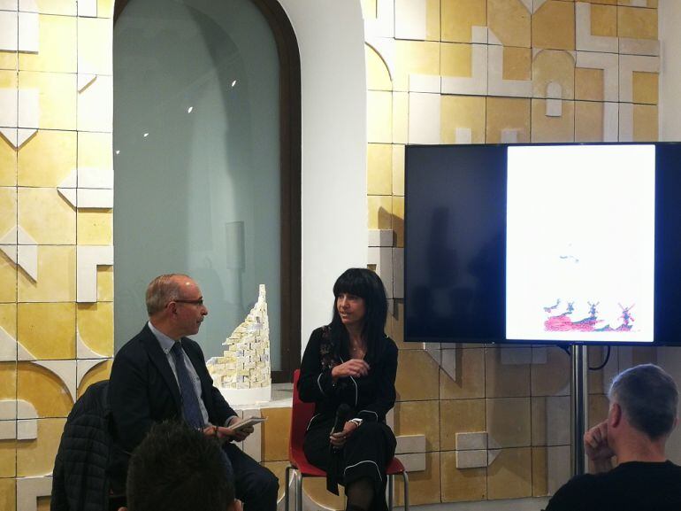 Elena Ayuso junto a Alfredo Matesanz en la presentación del libro