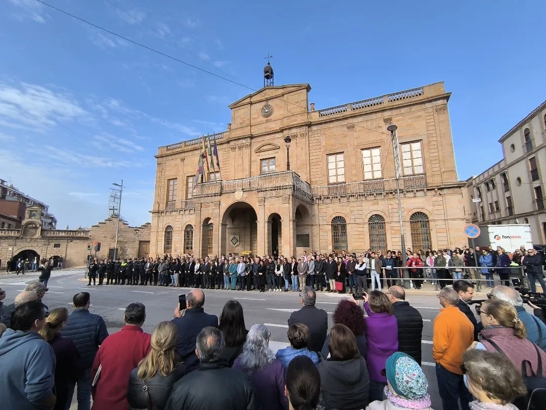 Minuto de silencio guardado en Linares.