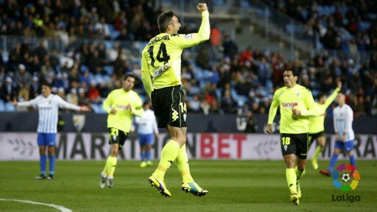 Piovaccari celebra uno de sus goles en Málaga