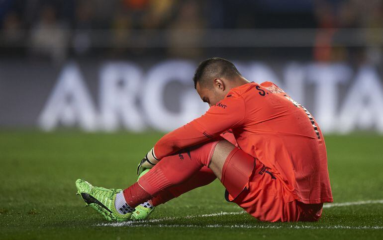 Sergio Asenjo durante el partido ante el Real Madrid.