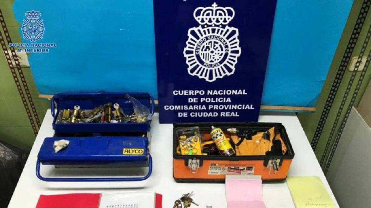 Detenido un cerrajero en Puertollano que llegaba a cobrar hasta cuatro mil euros por un único servicio