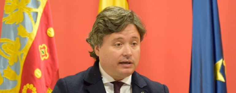 El ex conseller Luis Santamaría impulsó la ley de protección de las señas de identidad de la Comunitat que socialistas, Compromís y Podemos pretenden derogar 