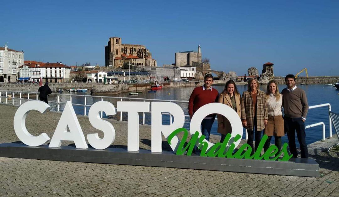 Letrero de Castro Urdiales.