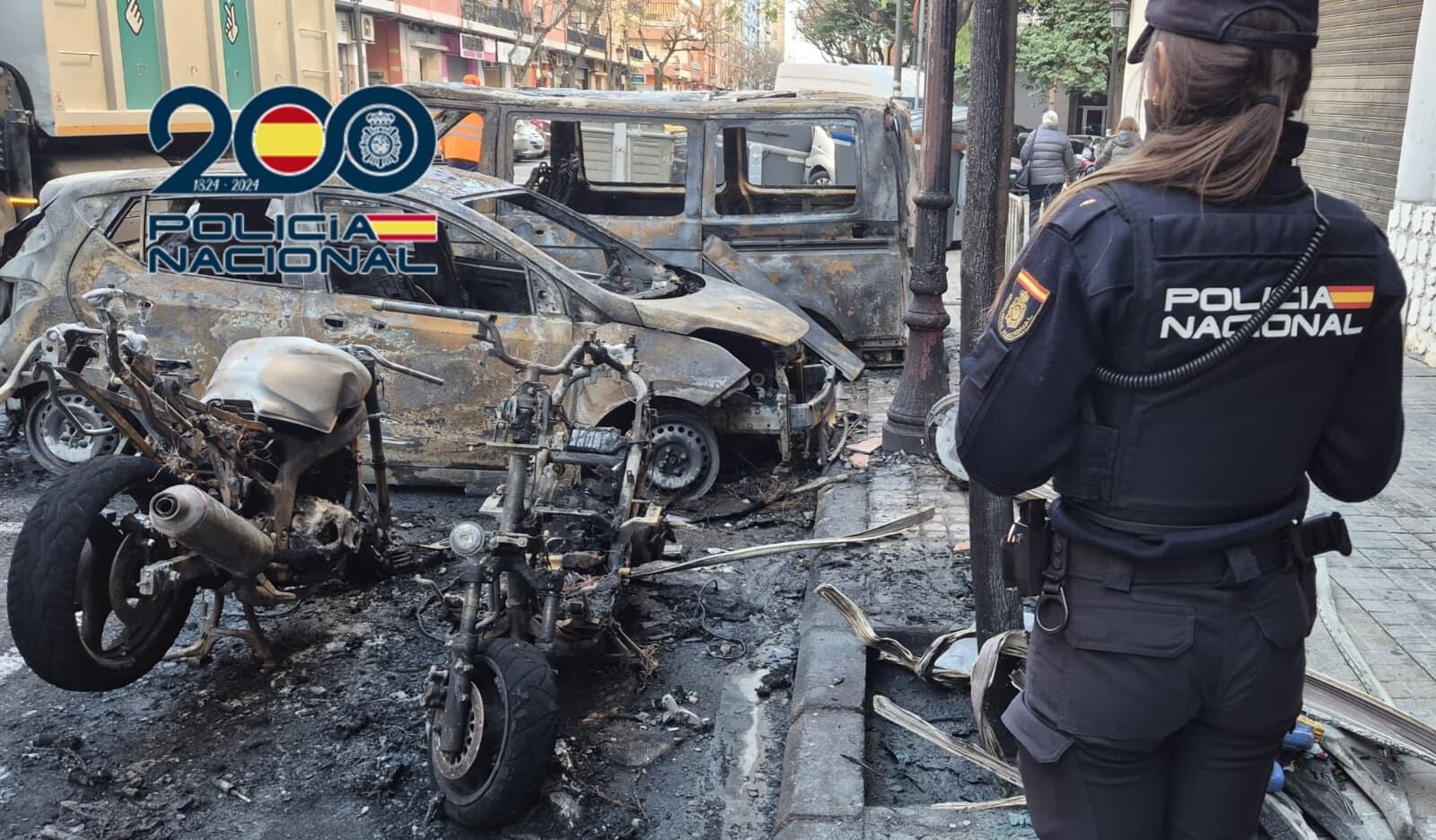 Detenido por quemar once vehículos y varios contenedores