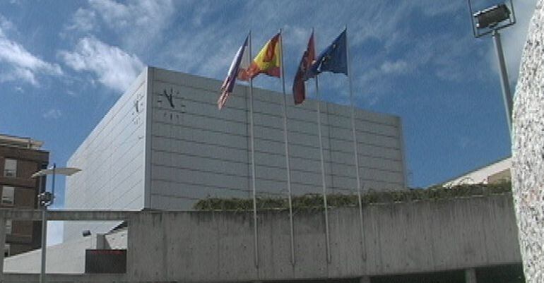 Fachada del ayuntamiento de Tres Cantos