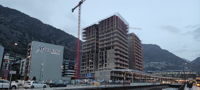 Edificis en construcció a Andorra la Vella