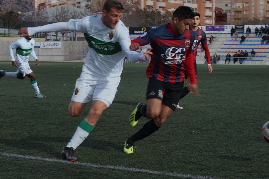 El Eldense controló el partido desde el inicio aunque el Ilicitano reaccionó tras el descanso