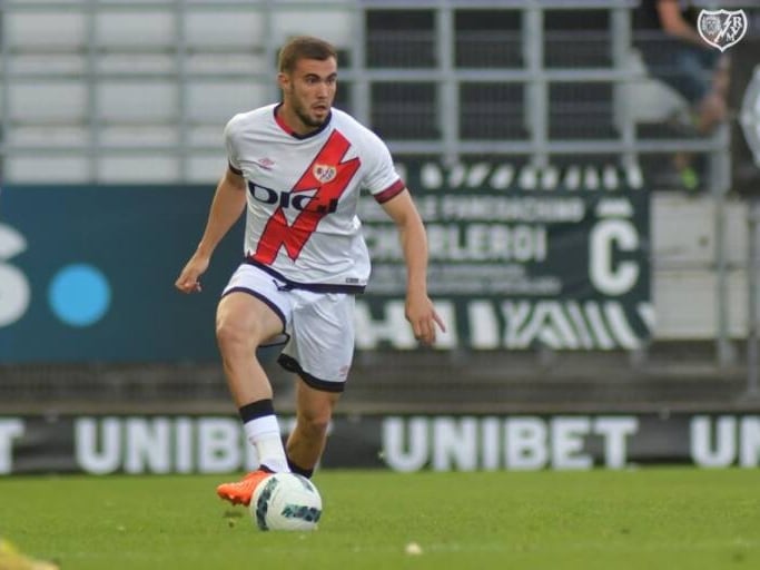 Diego Méndez llega al vestuario del Eldense