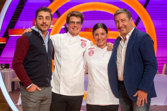 Los finalistas de &#039;Masterchef&#039; junto a los hermanos Roca