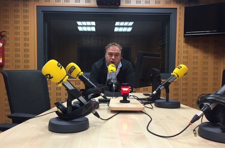 Toño Marcos en los estudios de Radio Palencia