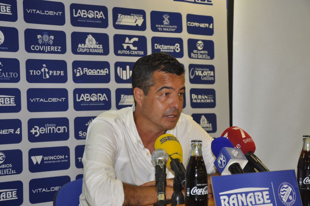 José Pérez Herrera durante una rueda de prensa 