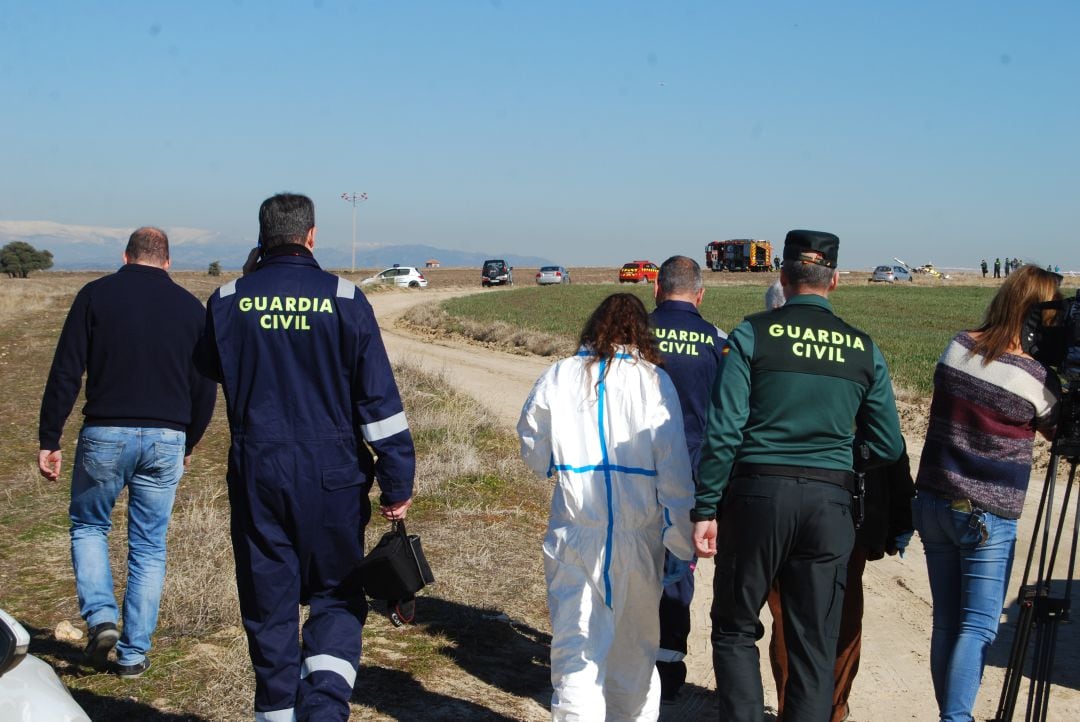 Los servicios de emergencia en el lugar donde ha ocurrido el accidente de la avioneta en Quijorna