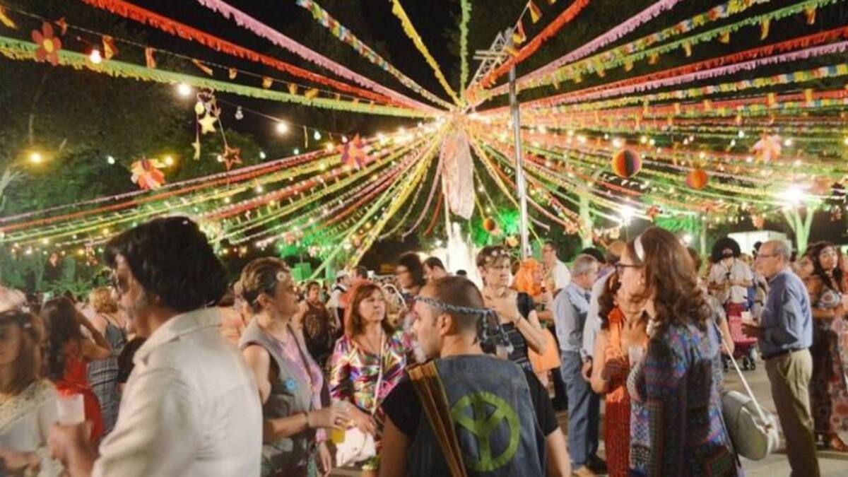 Tomelloso celebra su noveno guateque de los 60 y los 70