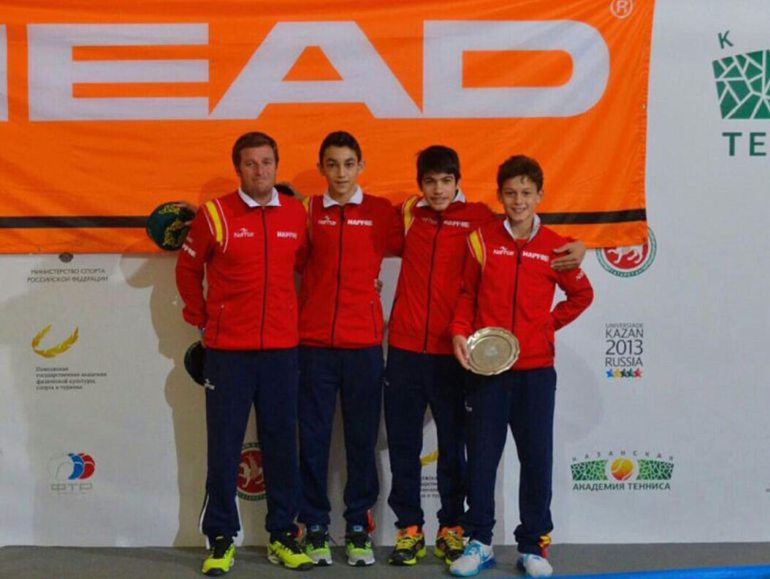 Daniel Rincón (2º izq.) ya se proclamó campeón de la Winter Cup con España, en 2017, en categoría sub&#039;14