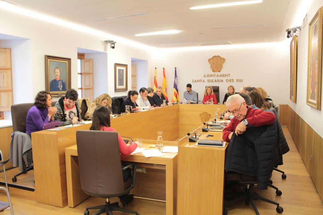 Imagen de un pleno del Ayuntamiento de Santa Eulària