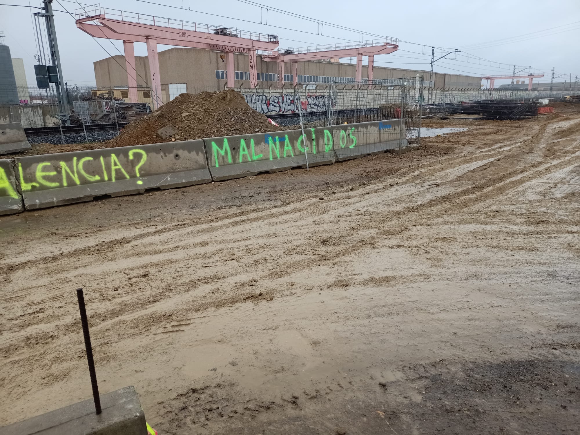 Estado de las obras del camino Viejo de Husillos tras las lluvias este mismo lunes