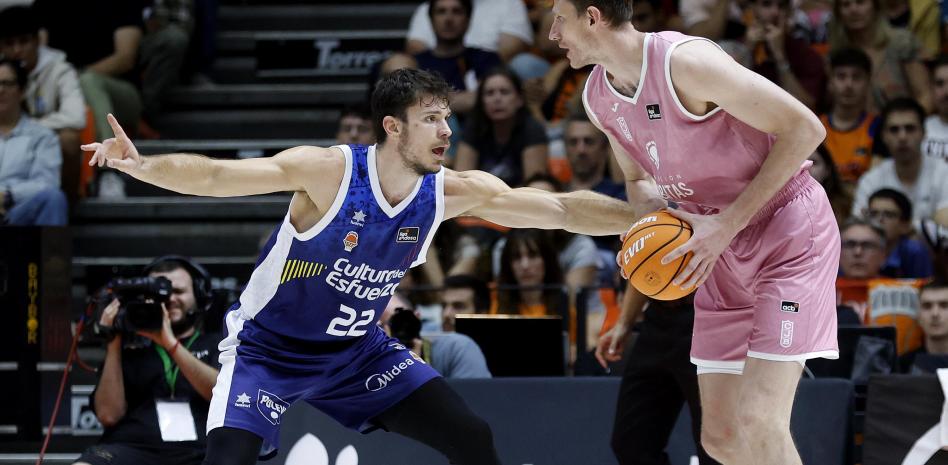 Ethan Happ, durante un partido contra Joventut de Badalona (Miguel Ángel Polo)